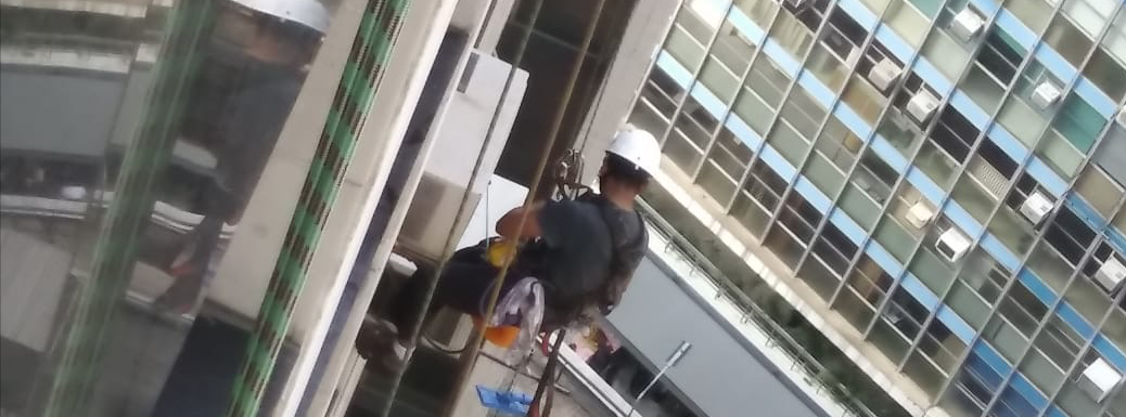 Lavagem de fachadas de Edif&iacute;cios
